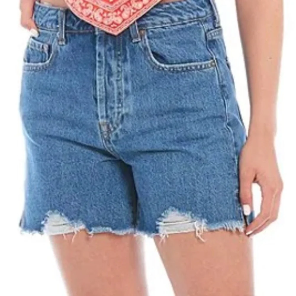 NWT Gianni Bini Michelle High Rise Mid Thigh Denim Shorts